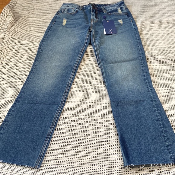 Stevie Crop Straight in Medium Wash - Picture 6 of 6